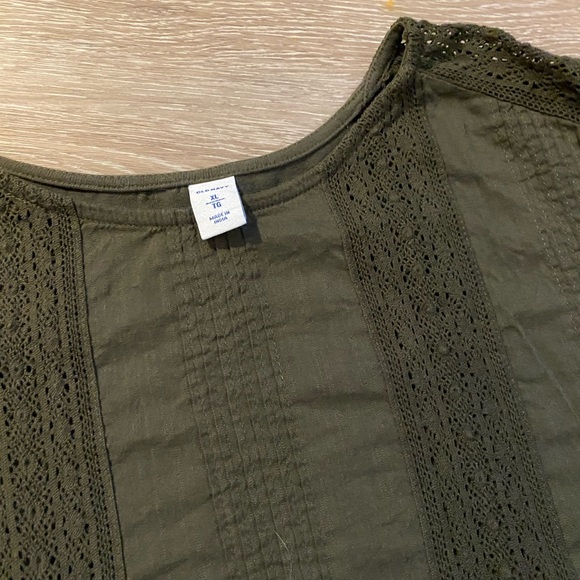 Old navy green top - Picture 2 of 4
